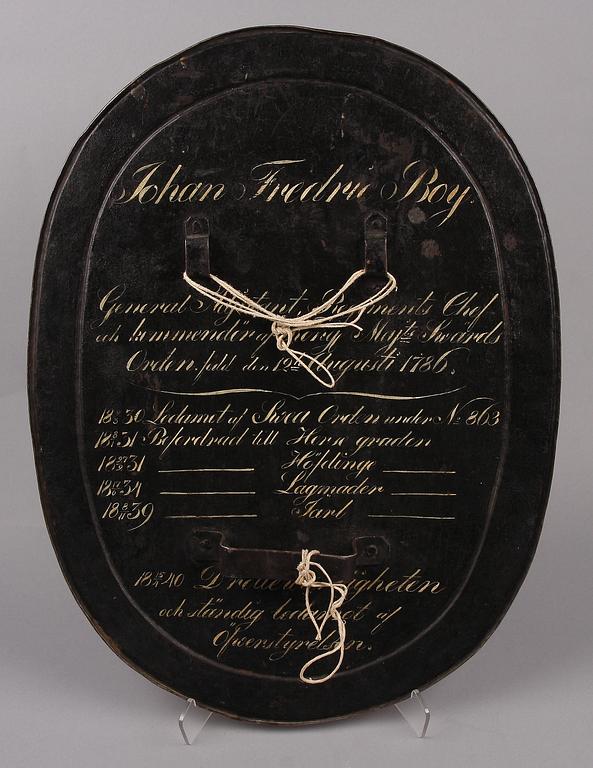 VAPENSKÖLD, bemålad plåt, Sverige, 1800-talets mitt.
