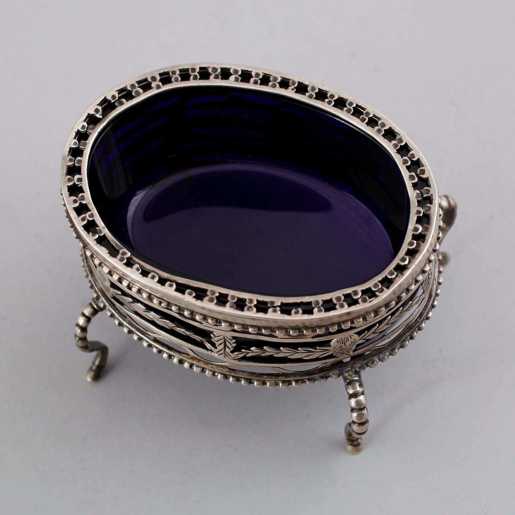 SALTKAR, silver, sannolikt omkring år 1800. Vikt ca 51 gram.