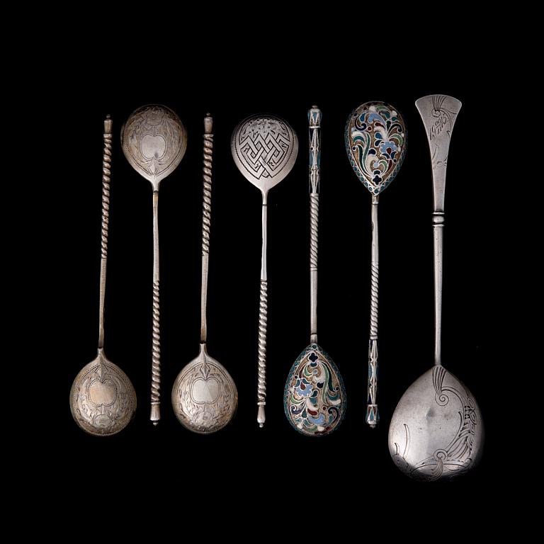 SKEDAR, 7 st, silver, Ryssland 1800-talets slut, 1900-talets början. Vikt 138 g.