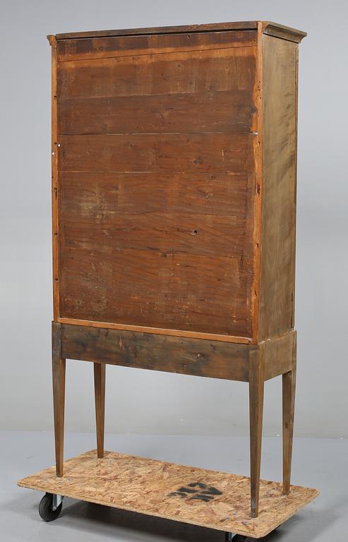 BOKSKÅP, 1900-talets första hälft.