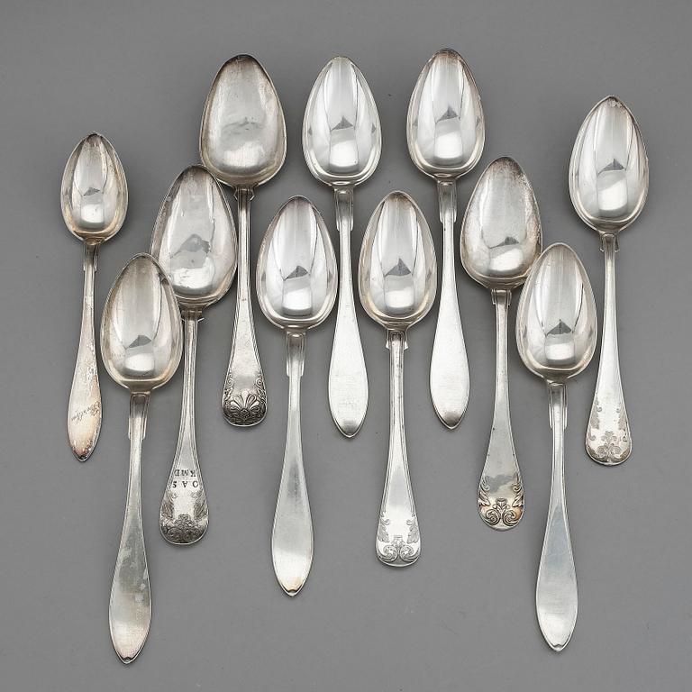 PARTI BESTICK, 33 st, silver, mestadels Sverige, 1800-1900-tal, vikt ca 1150 g.