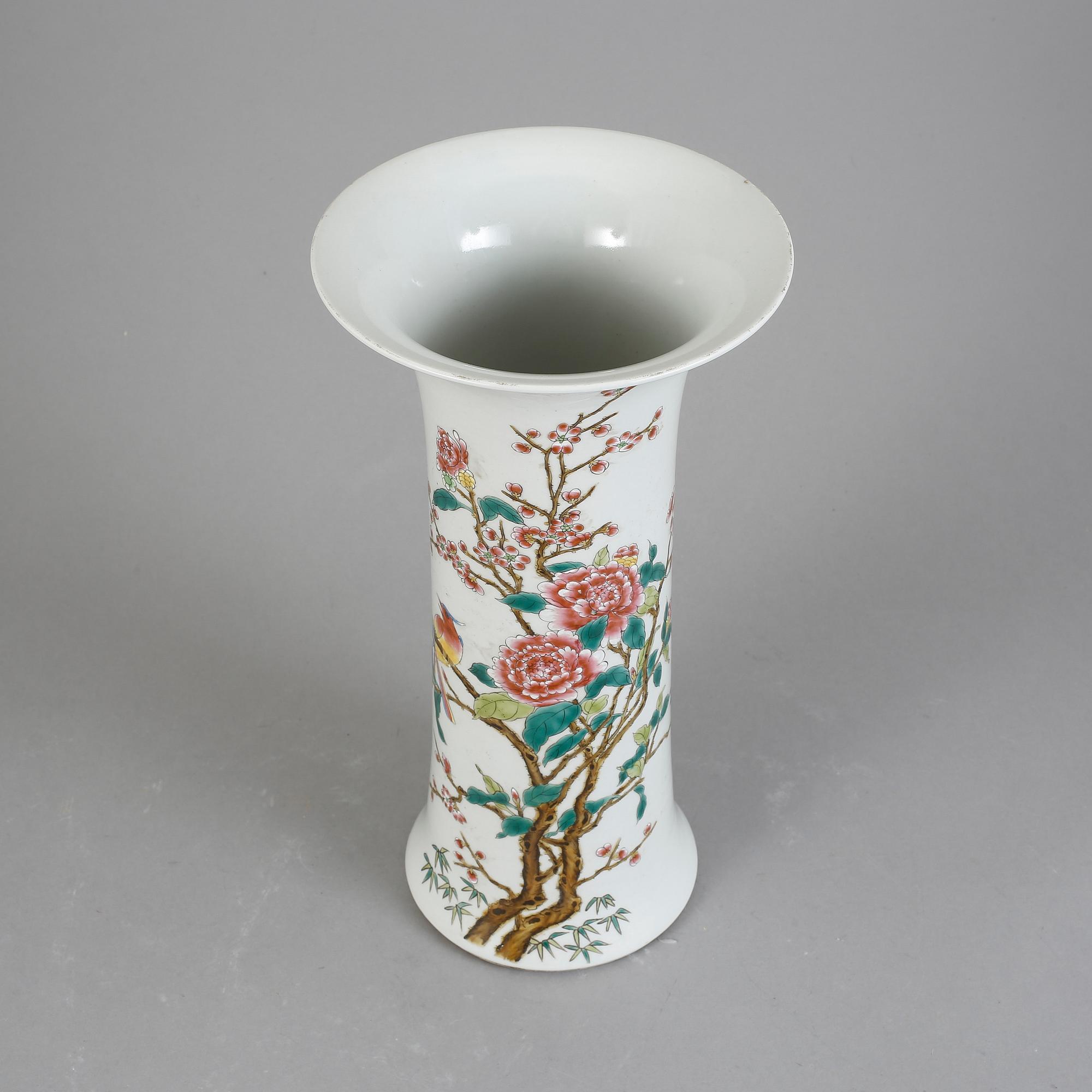 VAS, porslin, Kina, bär Jiaqings märke.