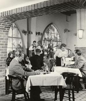 PAAVO TYNELL, kattovalaisin, Taito 1900-luvun puoliväli.