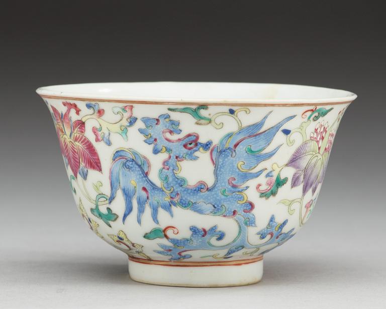 A famille rose bowl, Republic, with Qianlong seal mark in red.
