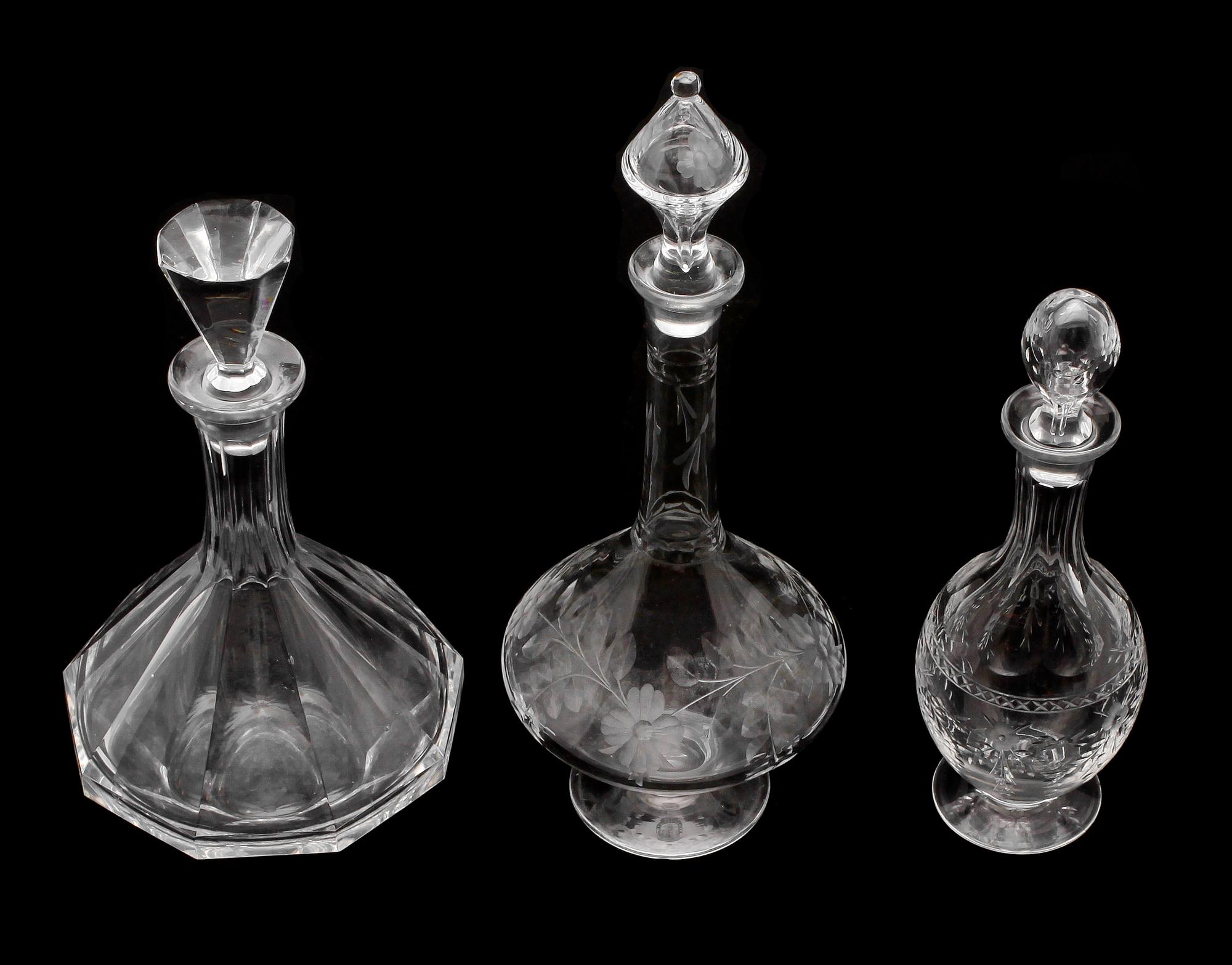 KARAFFER, 3 st, glas, bl a Boda, 1900-talets mitt.