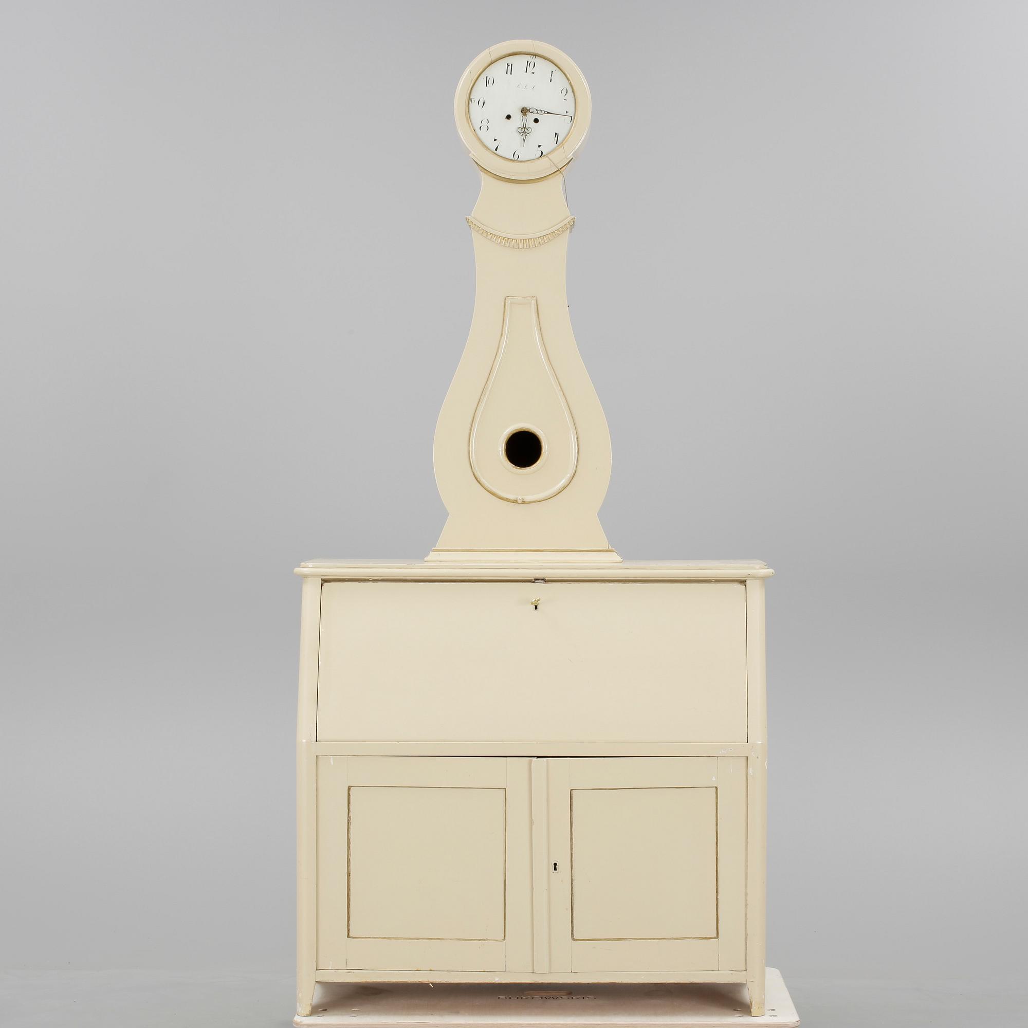 KLOCKSKÅP, 1800-talets början.