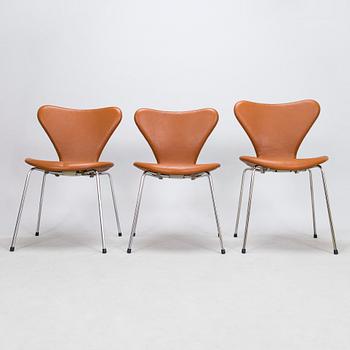 Arne Jacobsen, six "Series 7" chairs for Fritz Hansen, Denmark.