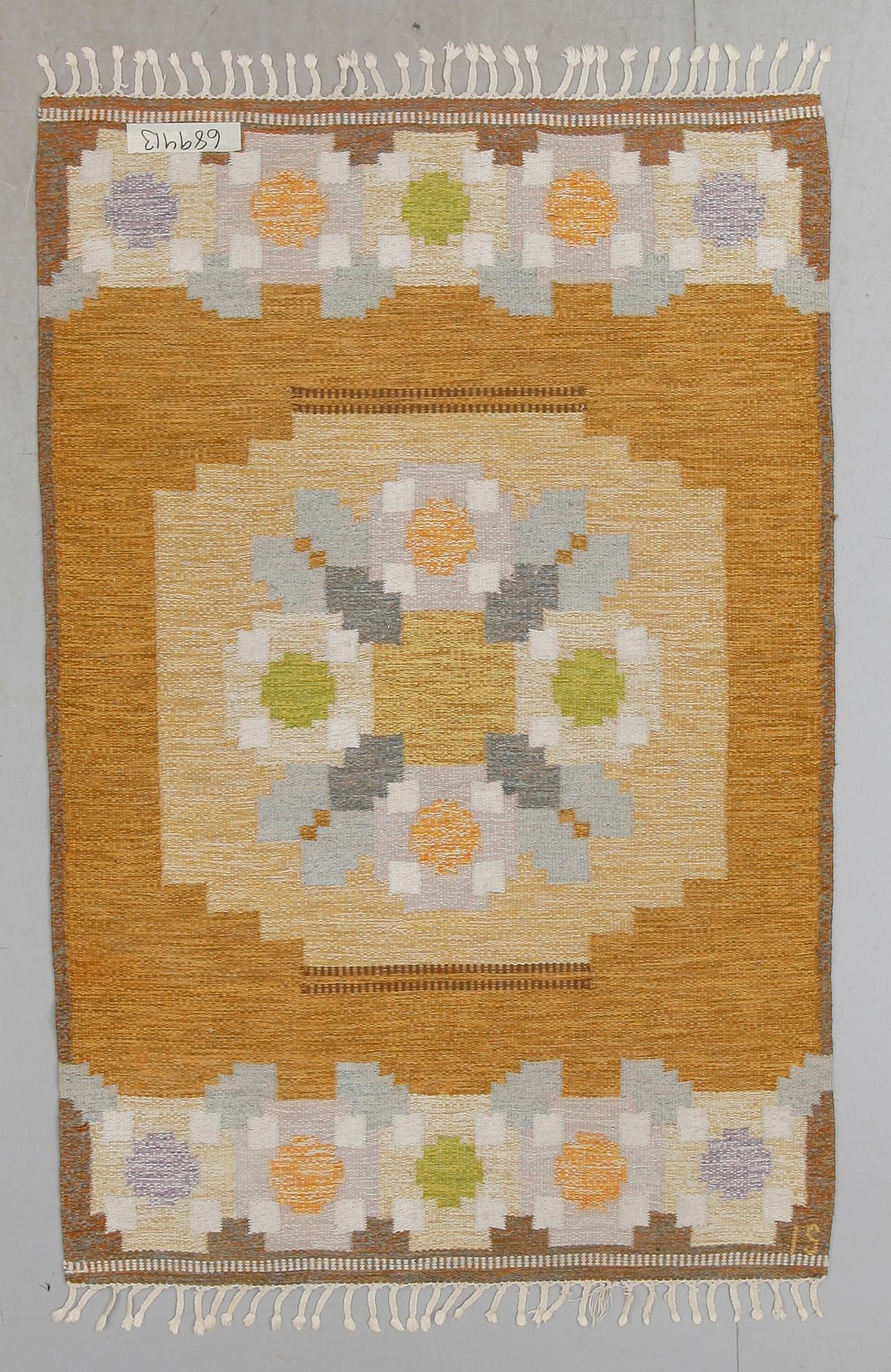 MATTA, rölakan, Ingegerd Silow, signerad IS. Ca 204 x 133 cm.