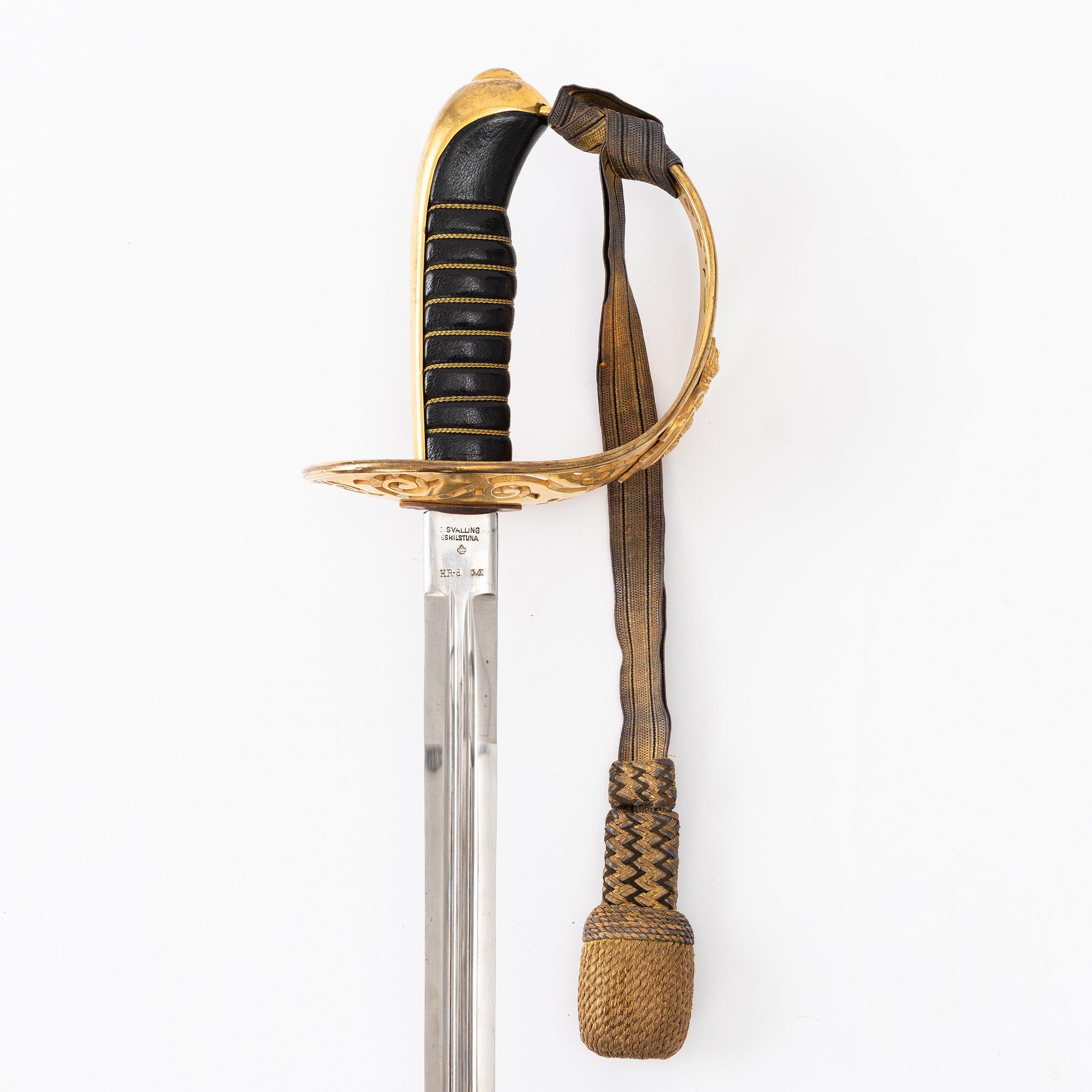 Swedish cavalry officer’s sabre, m/1893, with scabbard.
