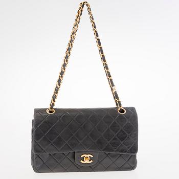 CHANEL, "Double Flap Bag", LAUKKU.