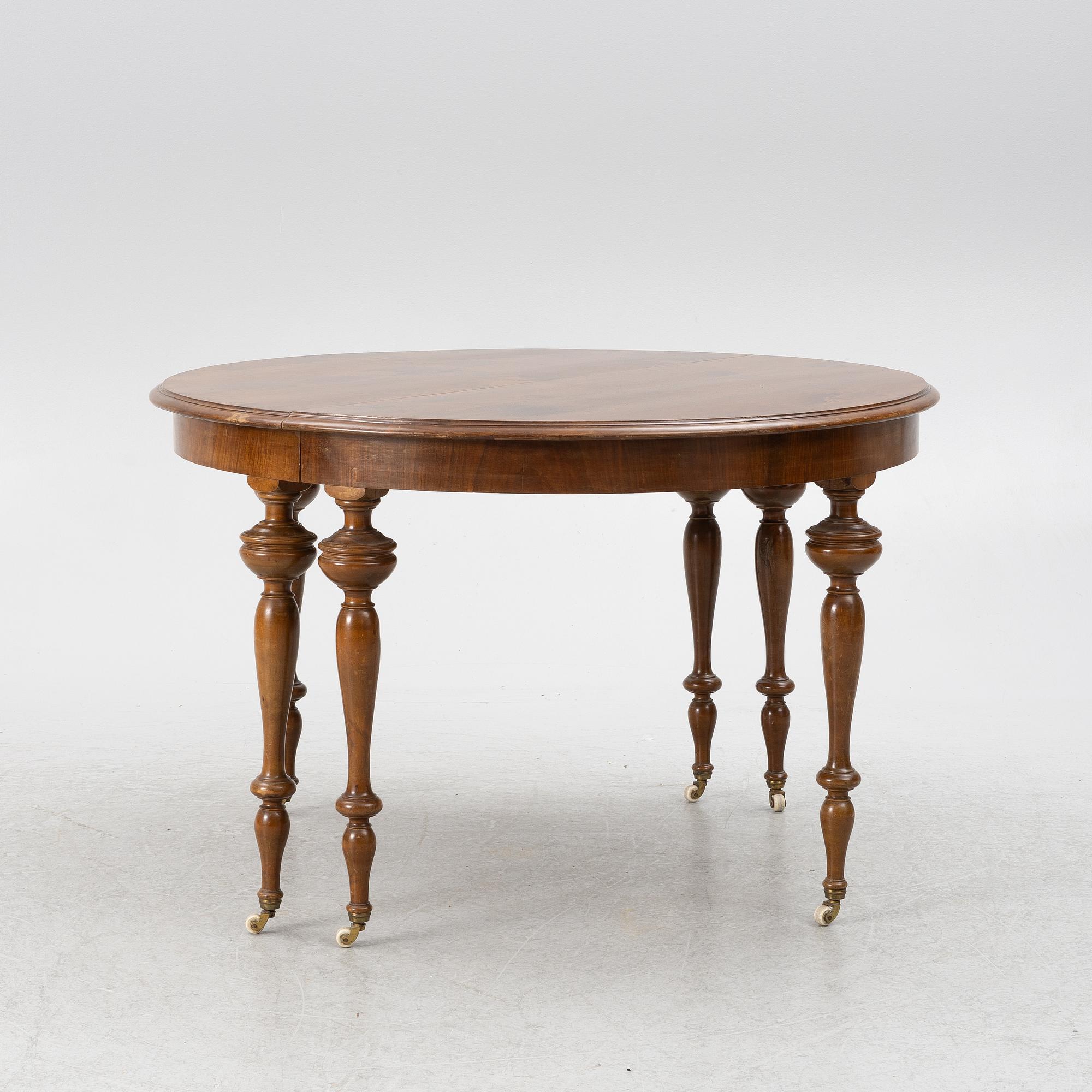 Dining table, late 19th century.