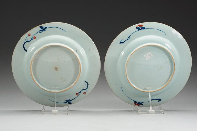FAT, ett par, porslin. Qing dynastin, Qianlong (1736-95).