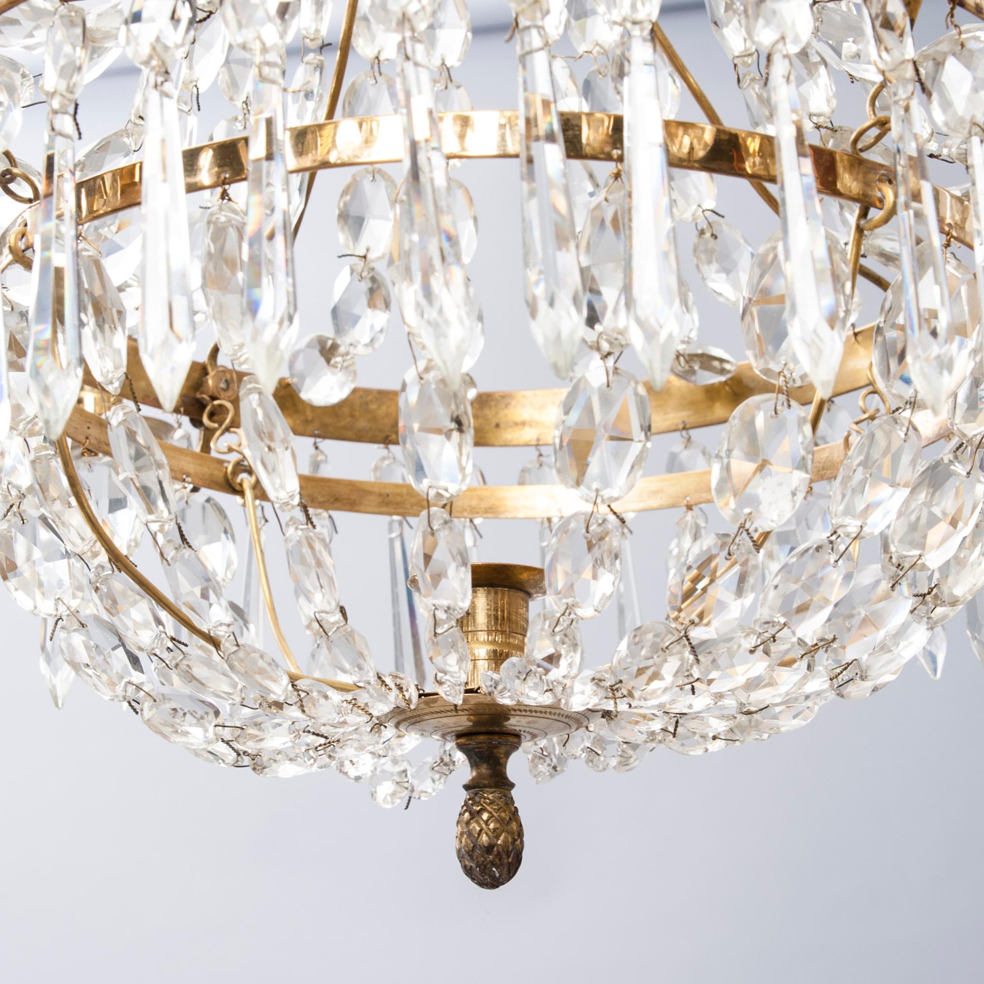 TAKKRONA, 1800-talets slut. Höjd 68 cm.