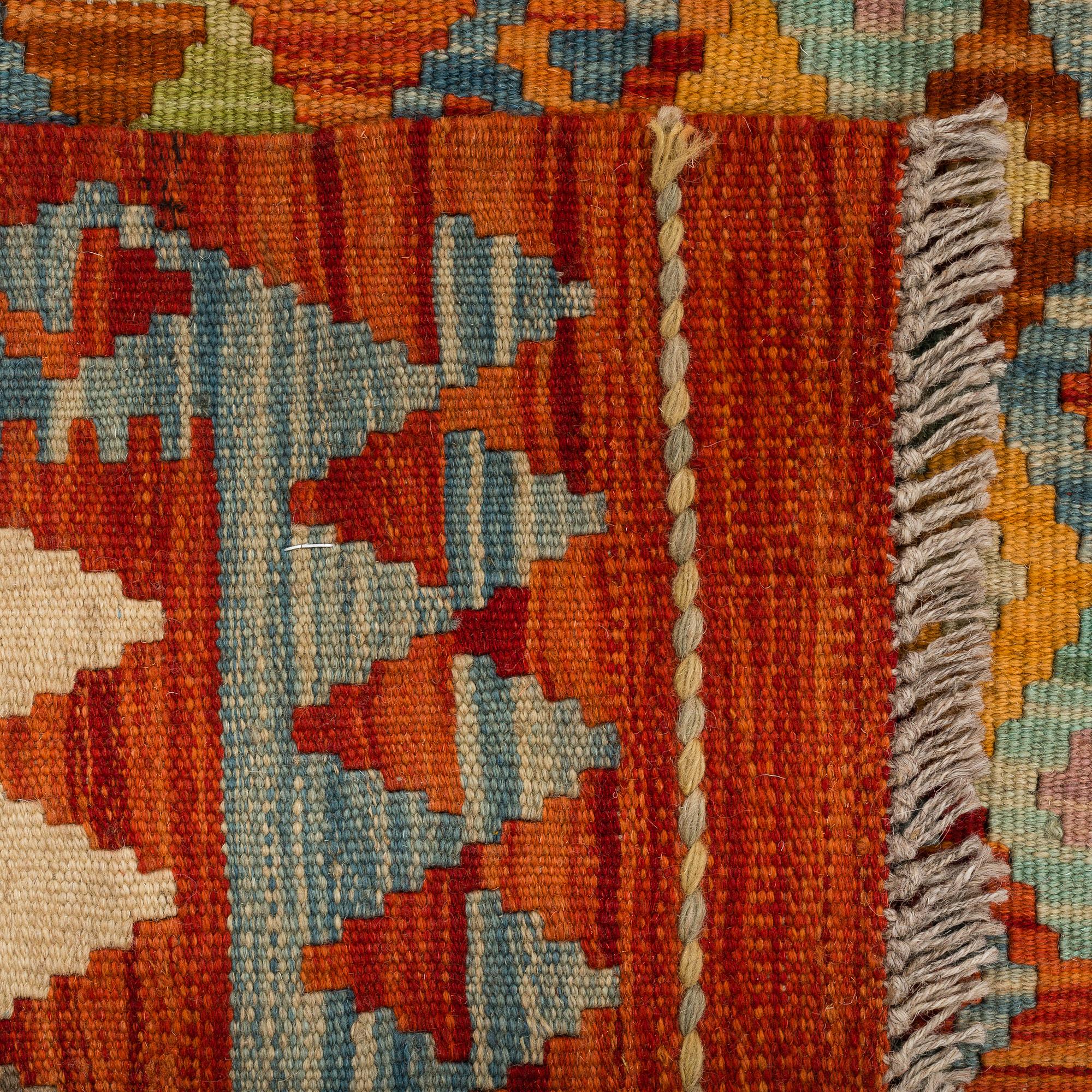 A CARPET, Kilim, ca 309 x 209 cm.