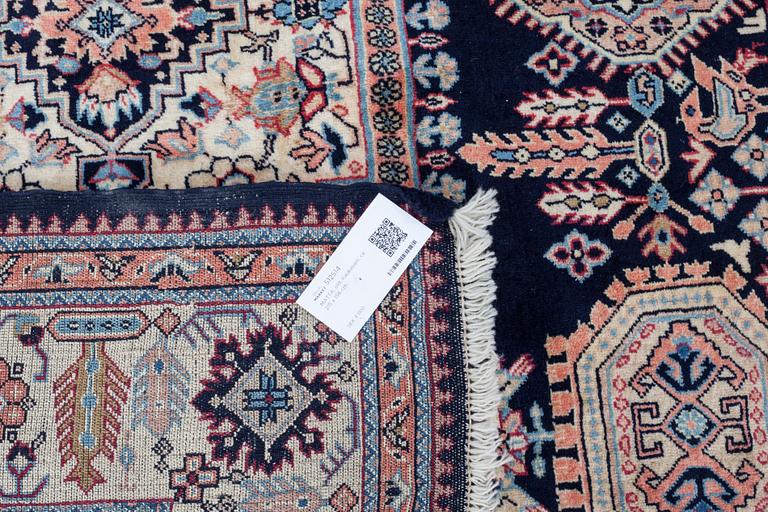 MATTA, old, Kaukasien, ca 215 x 156 cm.