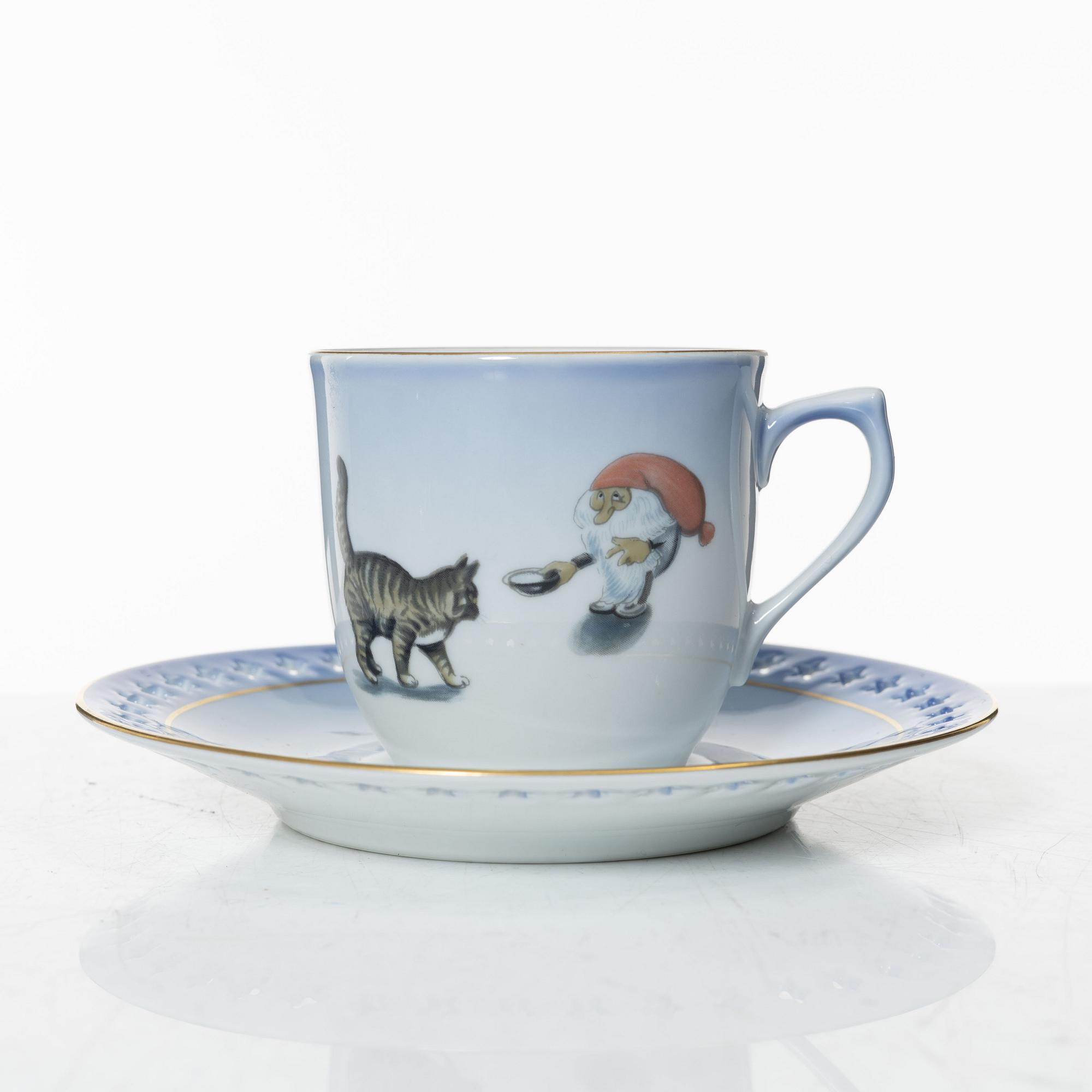 Harald Wiberg, a 26-piece Christmas service, Bing & Grøndahl, Denmark.