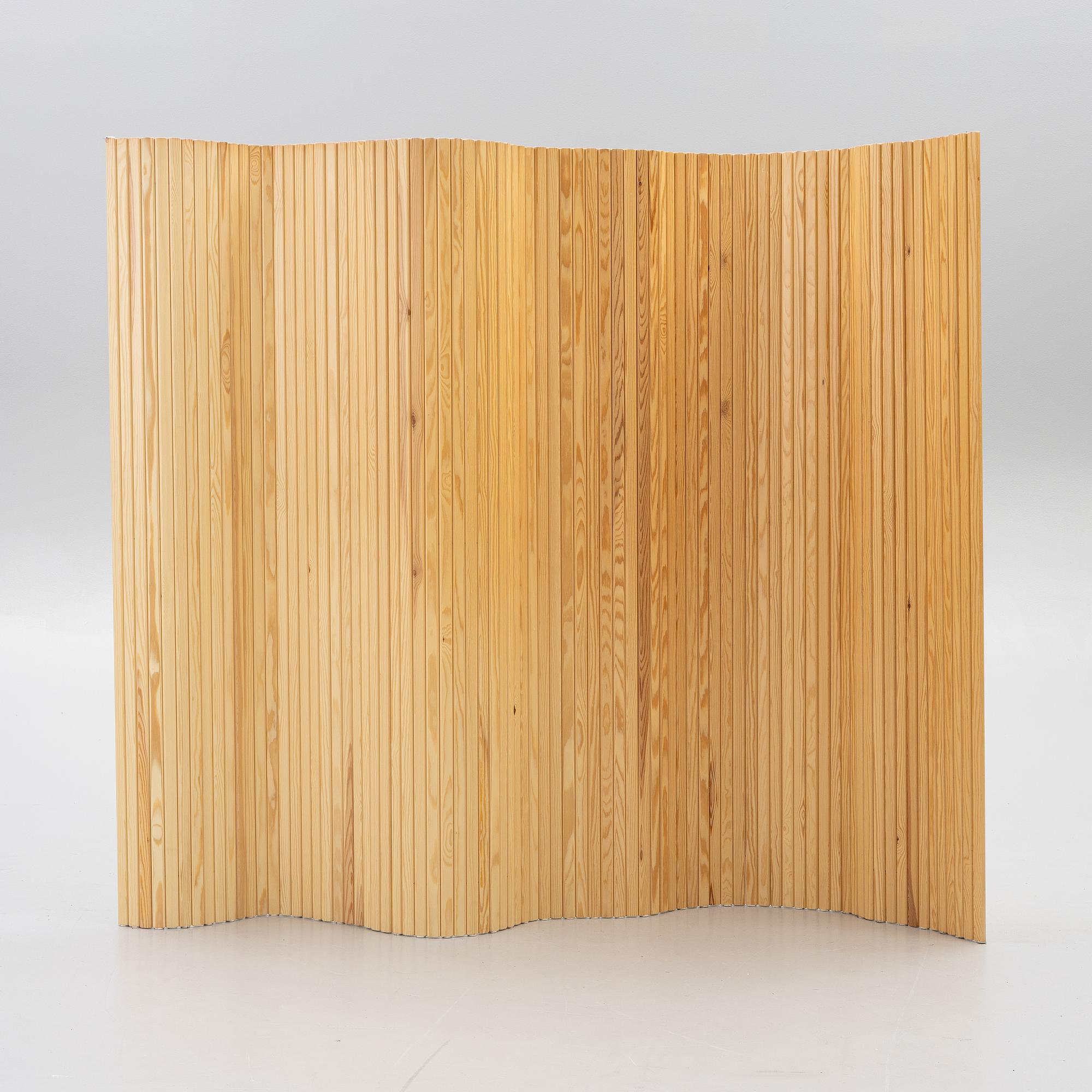 Alvar Aalto, a model 100 screen/room divider, Artek, Finland, 21st century.