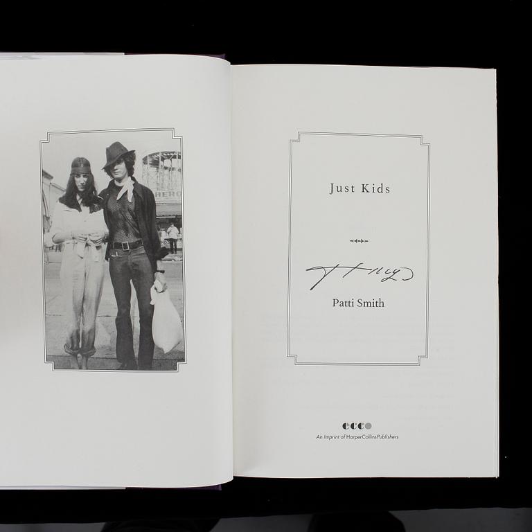 PATTI SMITH, bok "Just kids", signerad första upplaga.