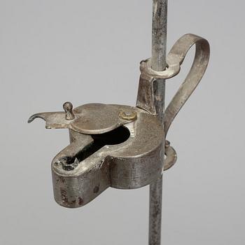 OLJELAMPA, smide, möjligen 1700-tal.
