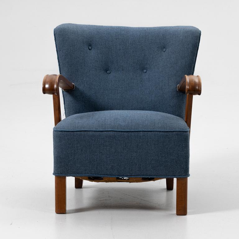 Armchair, Scandinavian Modern, Danish master cabinetmaker, 1940s.