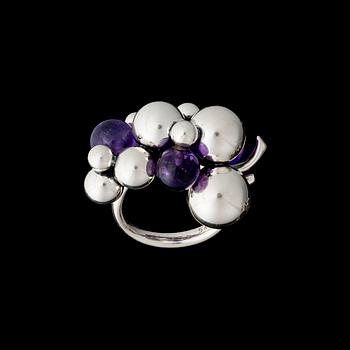 GEORG JENSEN, sormus "Moonlight grapes", ametistit, hopeaa.