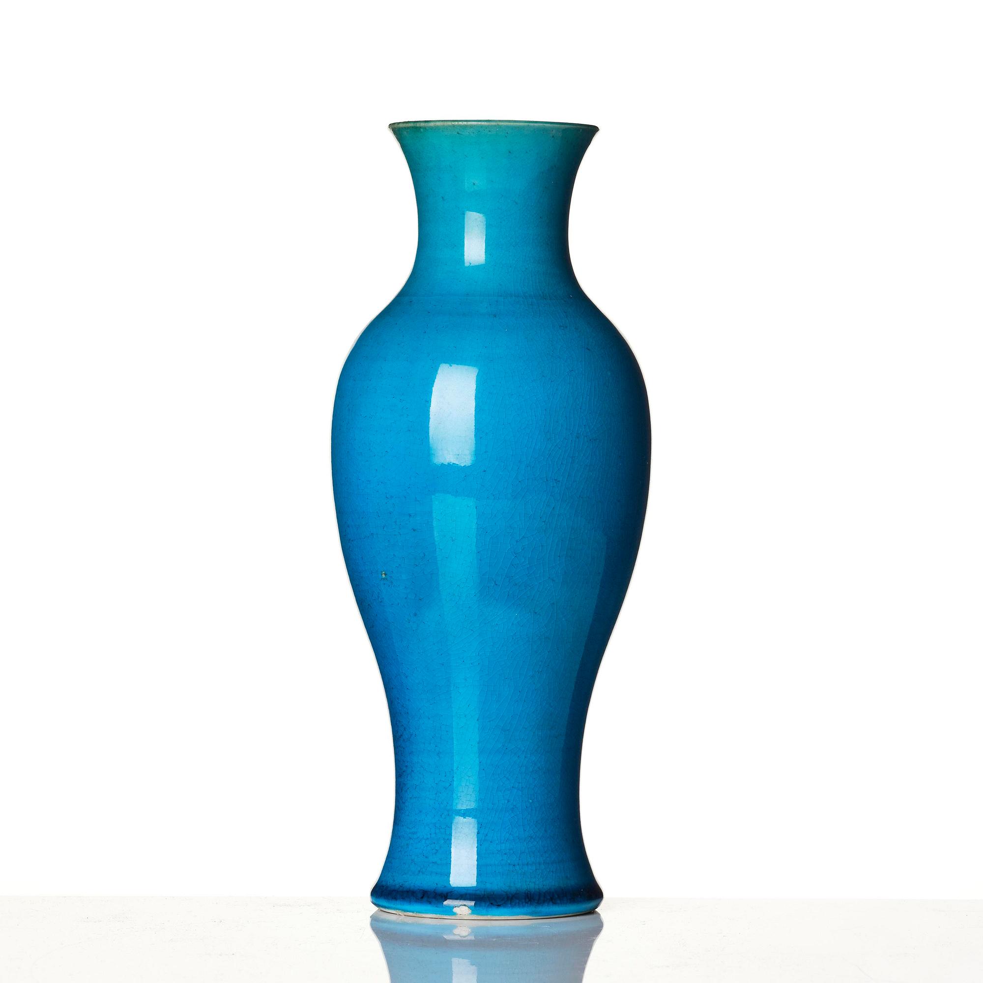 Vas, porslin. Qingdynastin, Kangxi (1662-1722).