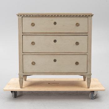Chest of drawers, Gustavian style, 19th century.