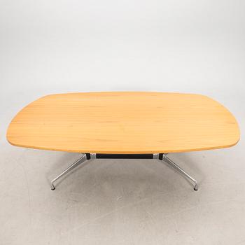 Charles & Ray Eames, table "Segmented table" Vitra 2019.