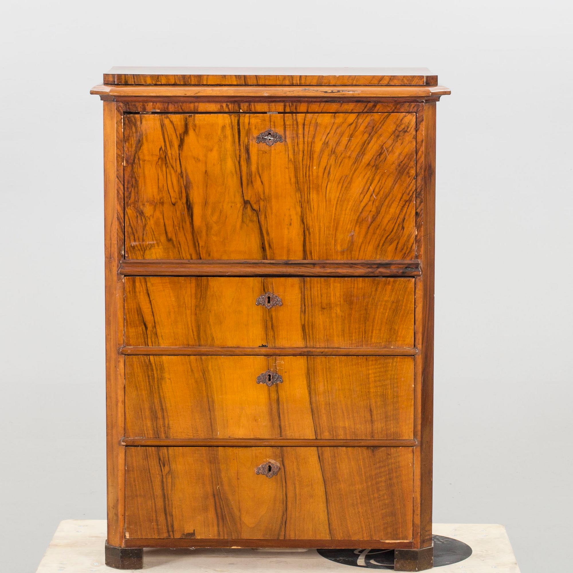 CHIFFONJÉ, 1800-talets andra hälft.