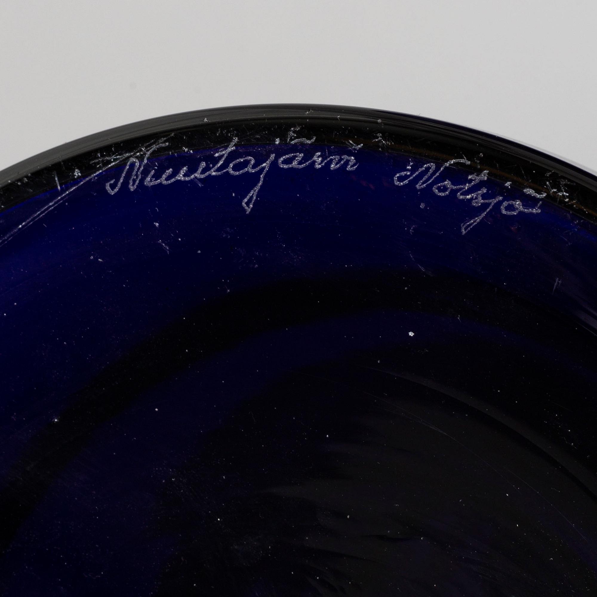 OIVA TOIKKA, KYNTTILÄNJALKA/ MALJAKKO, lasia, "Majakka", signeerattu Notsjö Nuutajärvi. Tuotannossa 1964-1973.