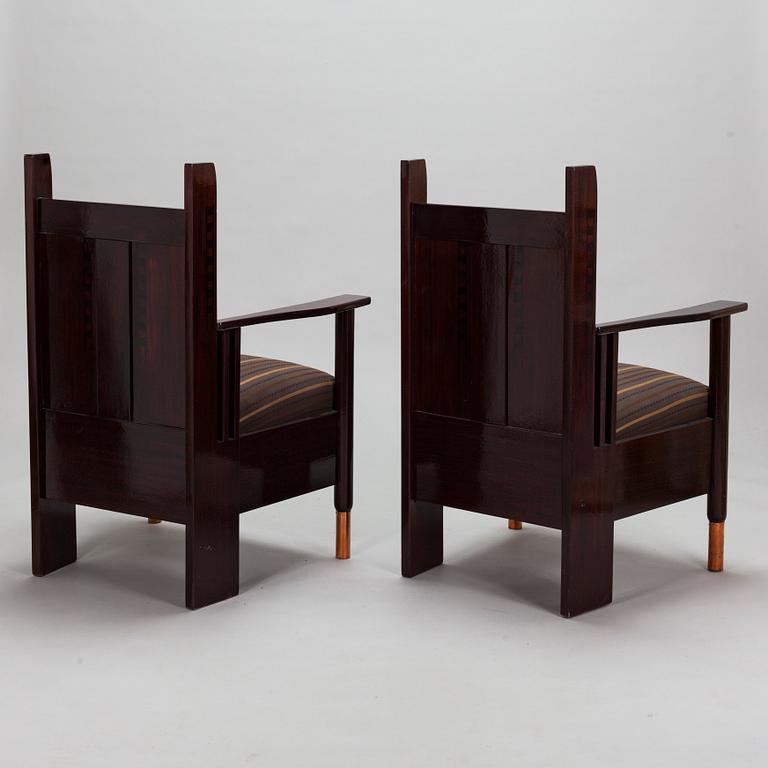 Bernhard Häkli, a pair of Finnish Jugend armchairs for Vihdin Puuseppäin Huonekaluliike 1911.