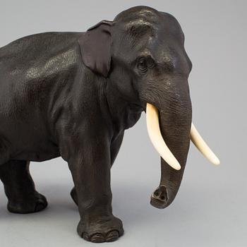 A japanese bronze sculpture of an elephant, Meiji period (1868-1912).
