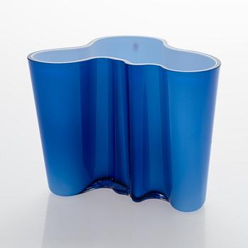 Alvar Aalto, juhlamaljakko Suomi 100, signeerattu Iittala 1072/4000.