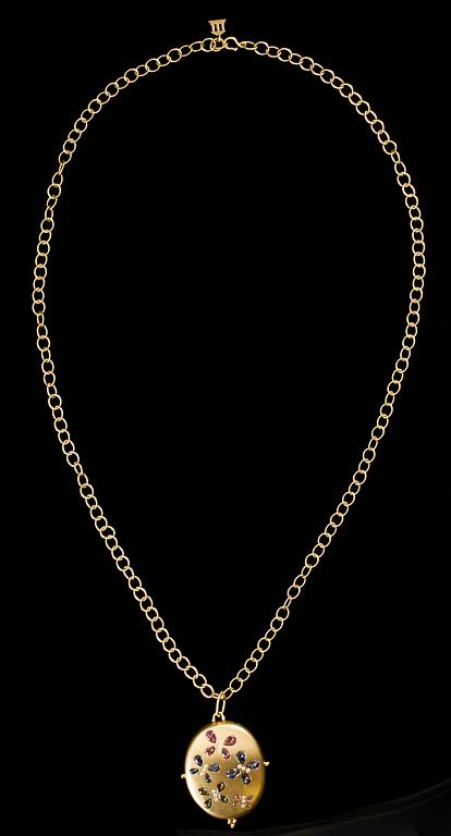 MEDALJONG, 18K guld, flerfärgade safirer, briljantslipade diamanter ca 0,20 ct. TEMPLE ST. CLAIR, USA. Vikt 75,3 g.