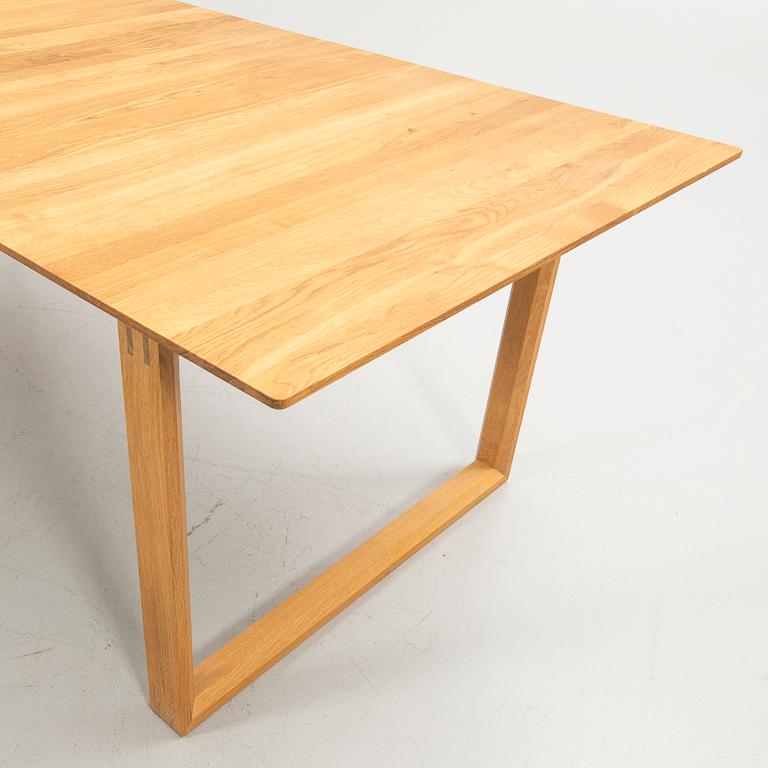 Dining table, model "Kuma", Bolia, modern production.