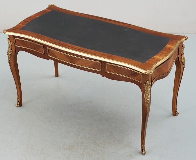 SKRIVBORD, rokokostil, 1900-talets andra hälft.