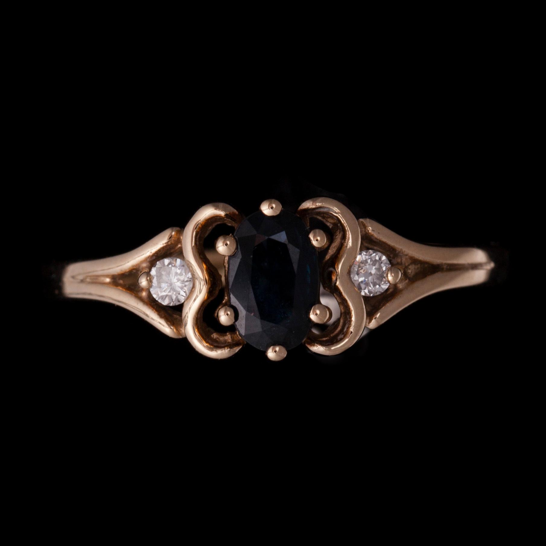 RING, 14K guld, safir, diamanter. Vikt ca 2,0 g.
