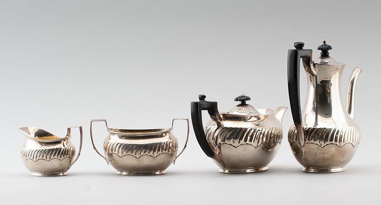 KAFFE- OCH TESERVIS, 4 delar, silver, Collingwood & Co, 26 Conduit Street, London 1894/95. Total vikt ca 1118 g.