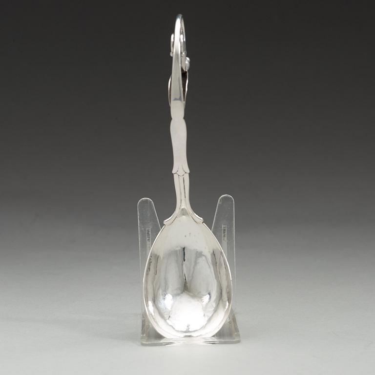 Georg Jensen, såsskål med sked, Köpenhamn 1915-21, 830/1000 silver. Design nr 233 och 141,