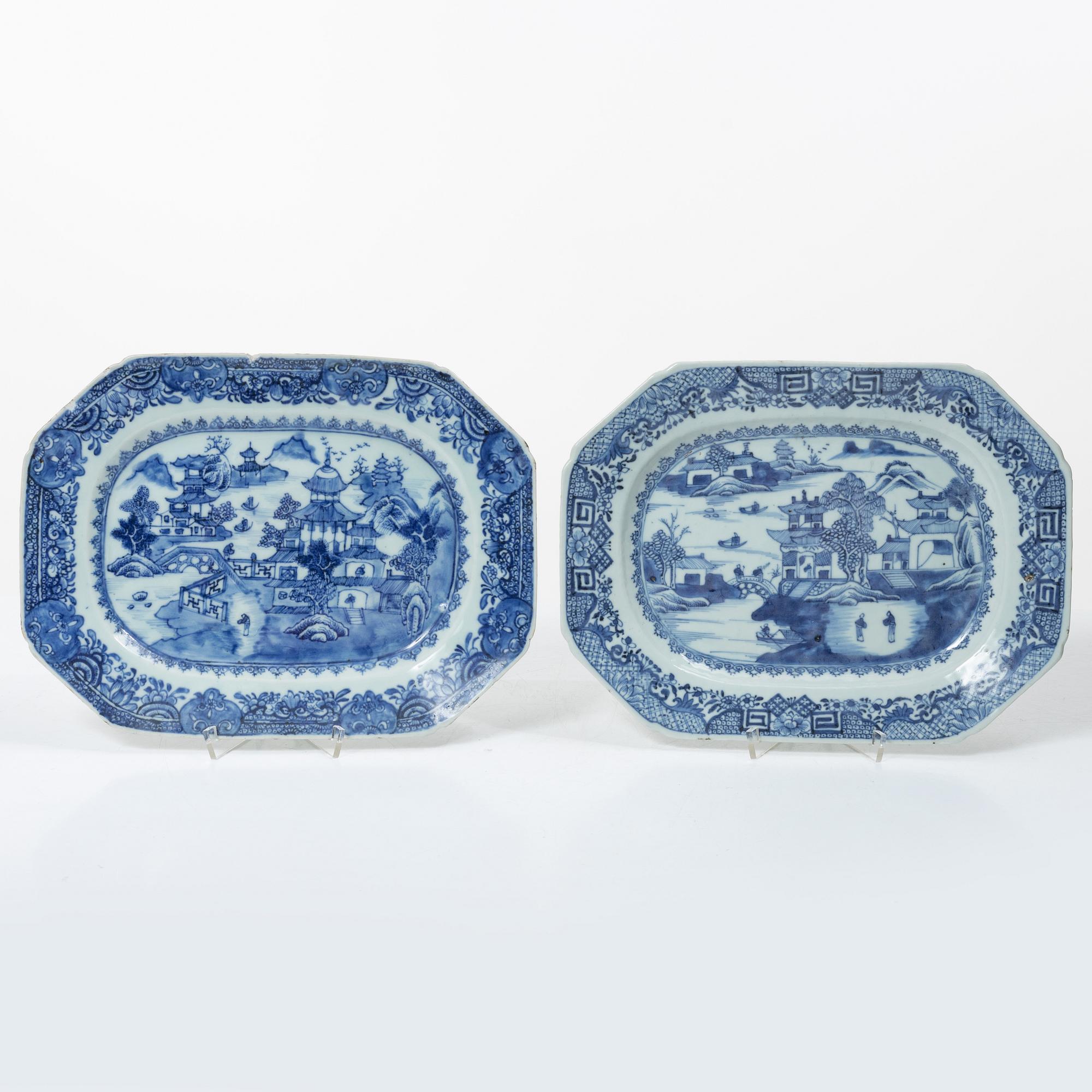 A group of five Chinese blue and white porcelain serving dishes, Qing dynasty, 18th century and around 1800.