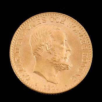 GULDMYNT, 10 kronor, Oscar II, 1901. Vikt ca 5 gram.