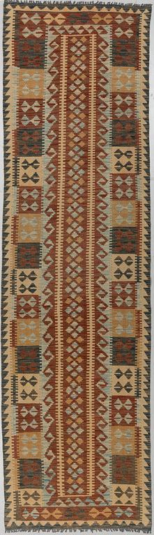 A RUNNER Kilim, ca 315 x 87 cm.