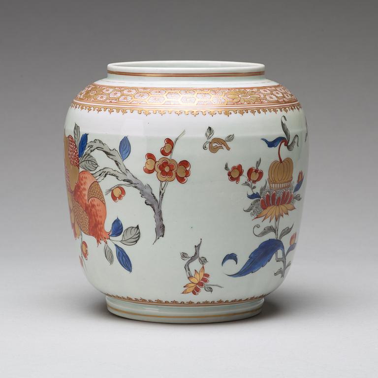 A French Samson Armorial vase, circa 1900.