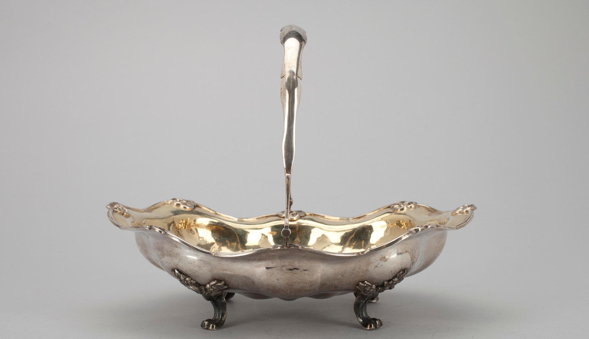 BRÖDKORG, silver, Carl Adolf Seipel, St. Petersburg 1880-tal. Vikt ca 638 g.