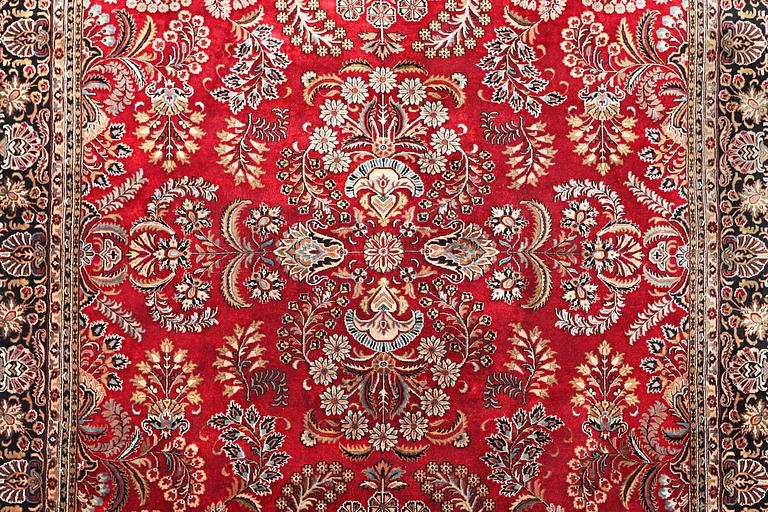 A carpet, Sarouk, c. 360 x 274 cm.