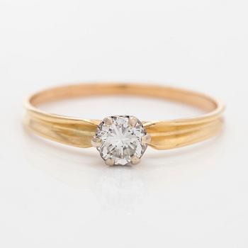 Ring, 18K guld med briljantslipad diamant.