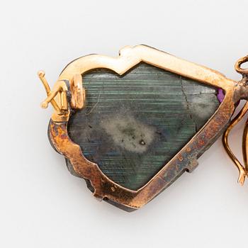 Brosch i form av fjäril 14K guld och labradorit med rosenslipade diamanter och rubiner samt granater.
