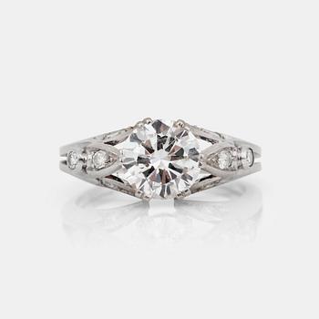 780. A circa 1.80 ct old-cut diamond ring. Quality H-I/SI.