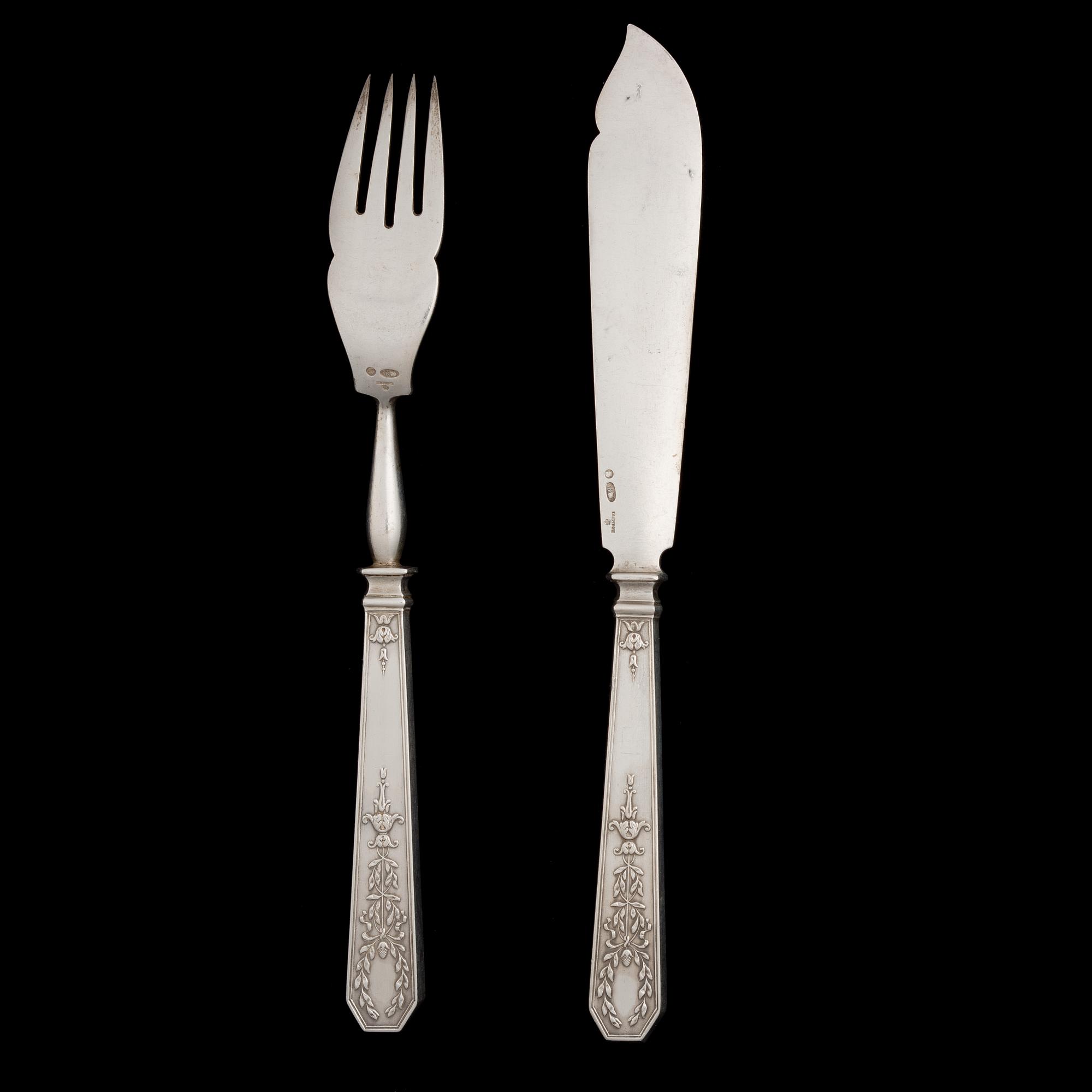 FISH CUTLERY 12+12, silver, Fabergé, Moscow early 20th century, total weight 1754 g.