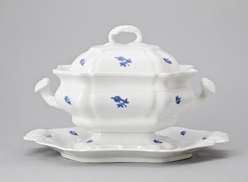 TERRIN med LOCK och FAT, porslin, "Blå Blom". Rörstrand. Tidigt 1900-tal.